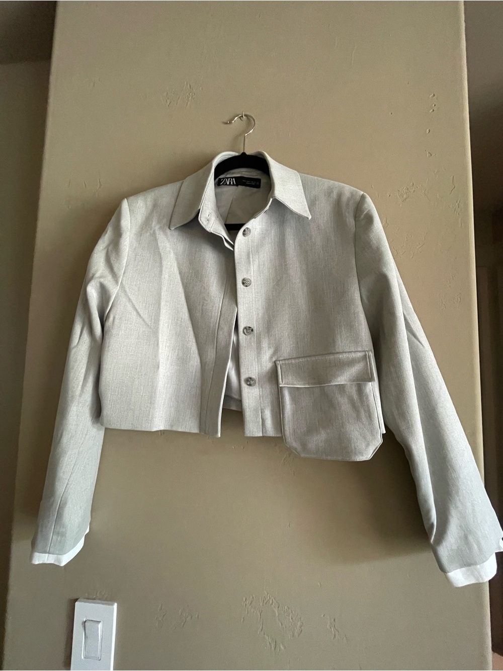 Zara Light Gray Cropped Button-Up Jacket